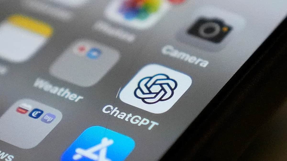 La UE somete a ChatGPT, Reddit y Roblox a sus normas digitales más estrictas