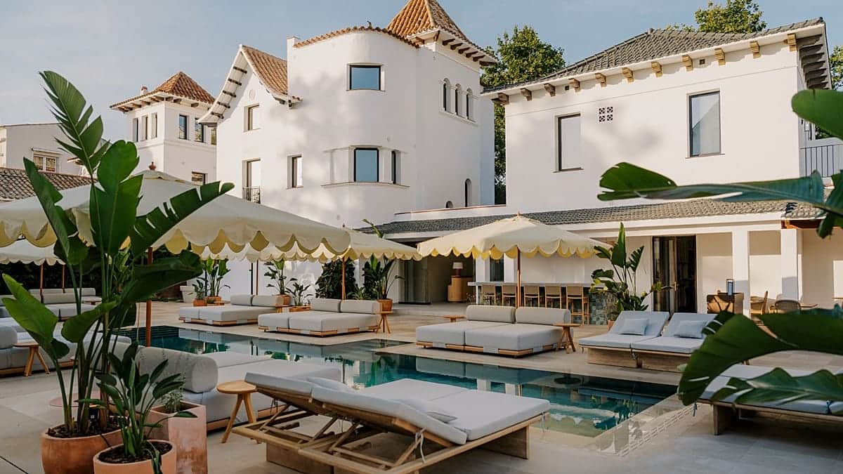 Abre en Sitges un elegante hotel solo para adultos en villas históricas
