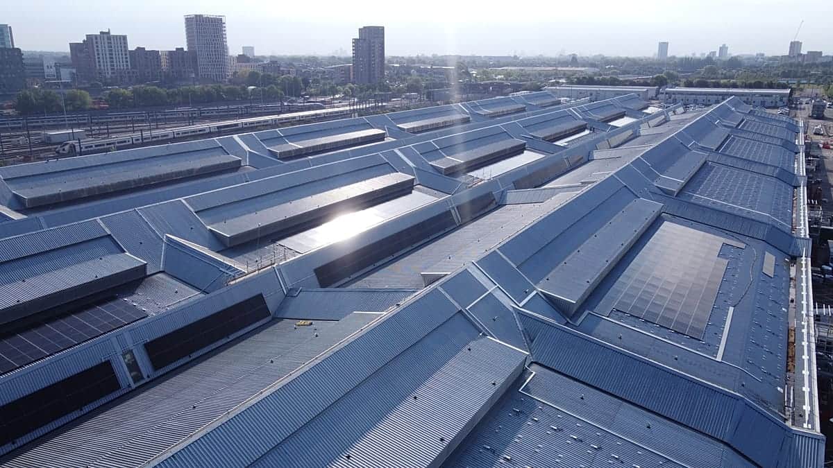 El mercado de frutas y verduras de Londres estrena su mayor instalación solar en azotea