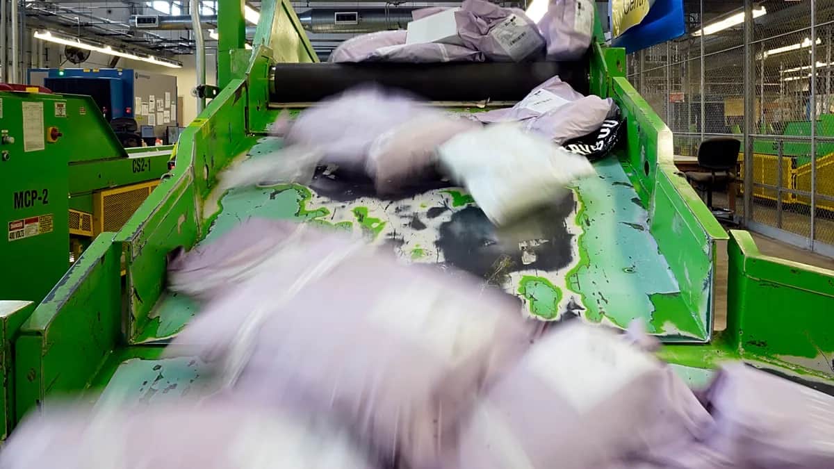 Tasa europea: los pequeños paquetes chinos caen entre 30% y 40%