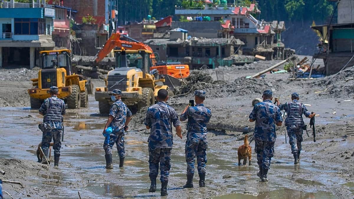 Al menos 469 muertos y 1.400 desaparecidos tras la riada del Himalaya