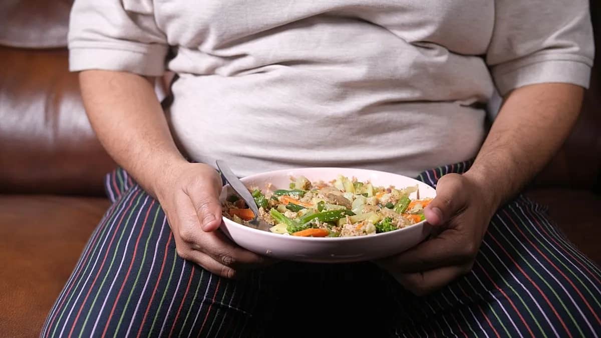Los hombres ven la dieta como algo femenino, parejas de apoyo pueden ser la clave, según estudio