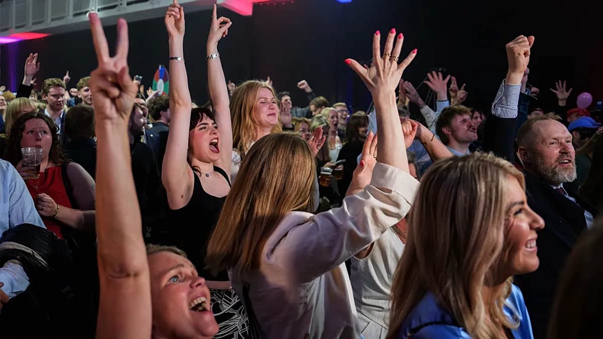 Los islandeses reaccionan mientras llegan los resultados del referéndum de la UE