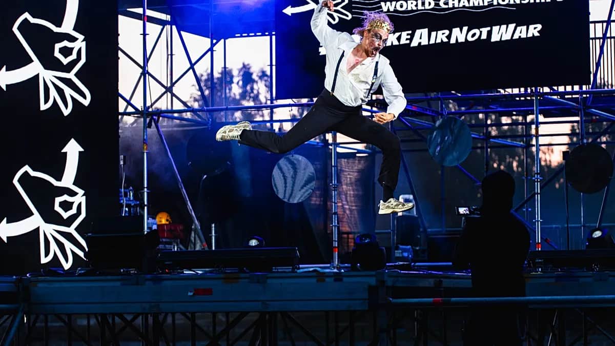 El Mundial de air guitar celebra en Finlandia su 30ª edición