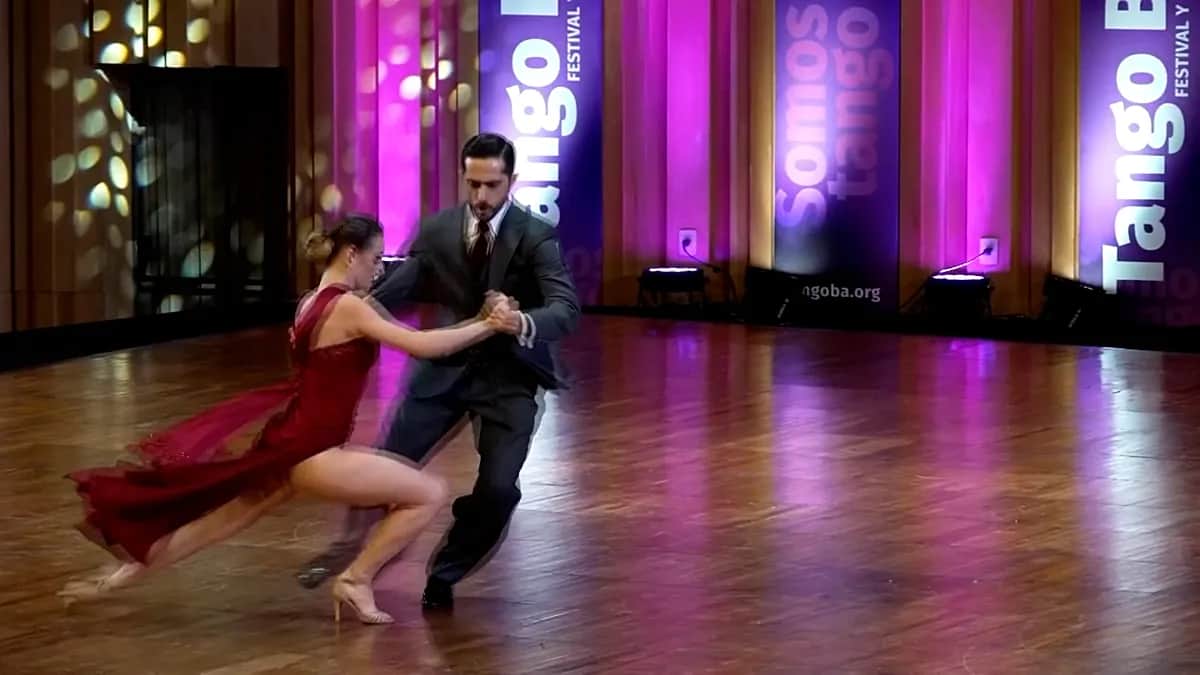 Buenos Aires recibe a 800 parejas para el Mundial Tango BA