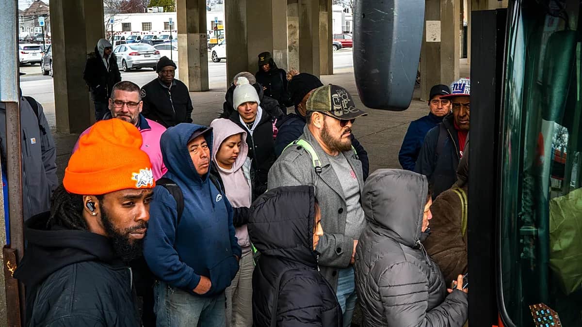 Solo el 20% de los latinos en EE.UU. siente alcanzar el sueño americano, aunque crece el optimismo migrante