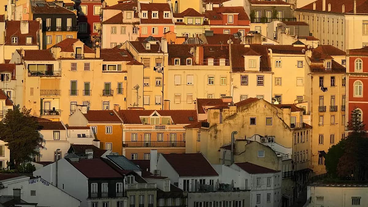 La UE prepara restricciones a Airbnb y a la compra de segundas viviendas en zonas con crisis habitacional
