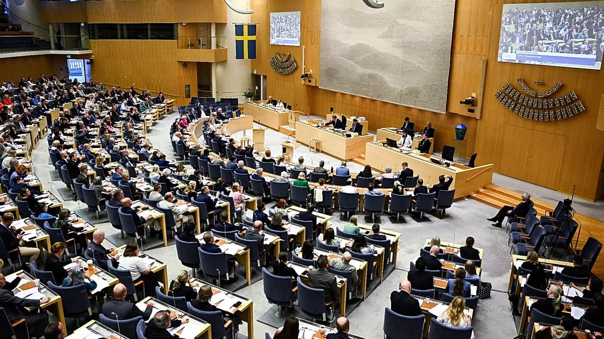 Los políticos dejan que la IA redacte discursos y leyes sin avisar a los votantes, según un estudio