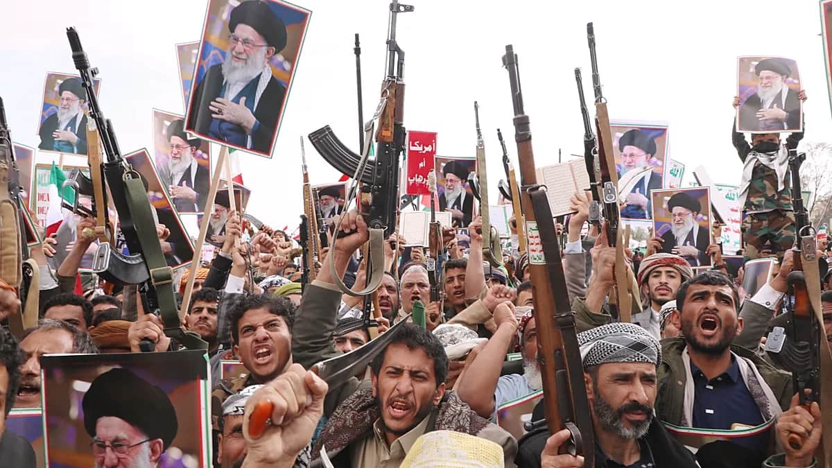 Yemen: El ejército prosaudí ataca un campamento en Jawf tras el lanzamiento de misiles en Taiz por los hutíes