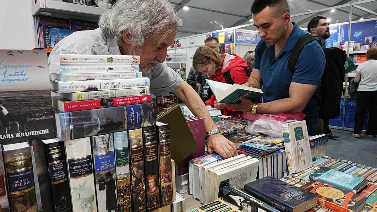 Los ataques a almacenes de Rusia destruyen millones de libros y golpean al sector editorial