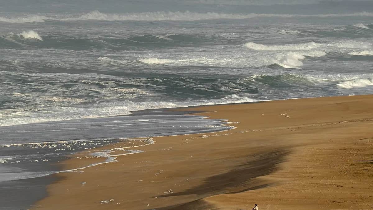 Portugal descarta un desembarco de migrantes en Sesimbra y vincula la lancha abandonada al narcotráfico