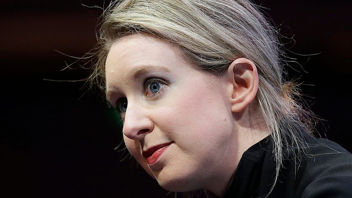 Se revela el documental secreto sobre Elizabeth Holmes “You Can See Everything”