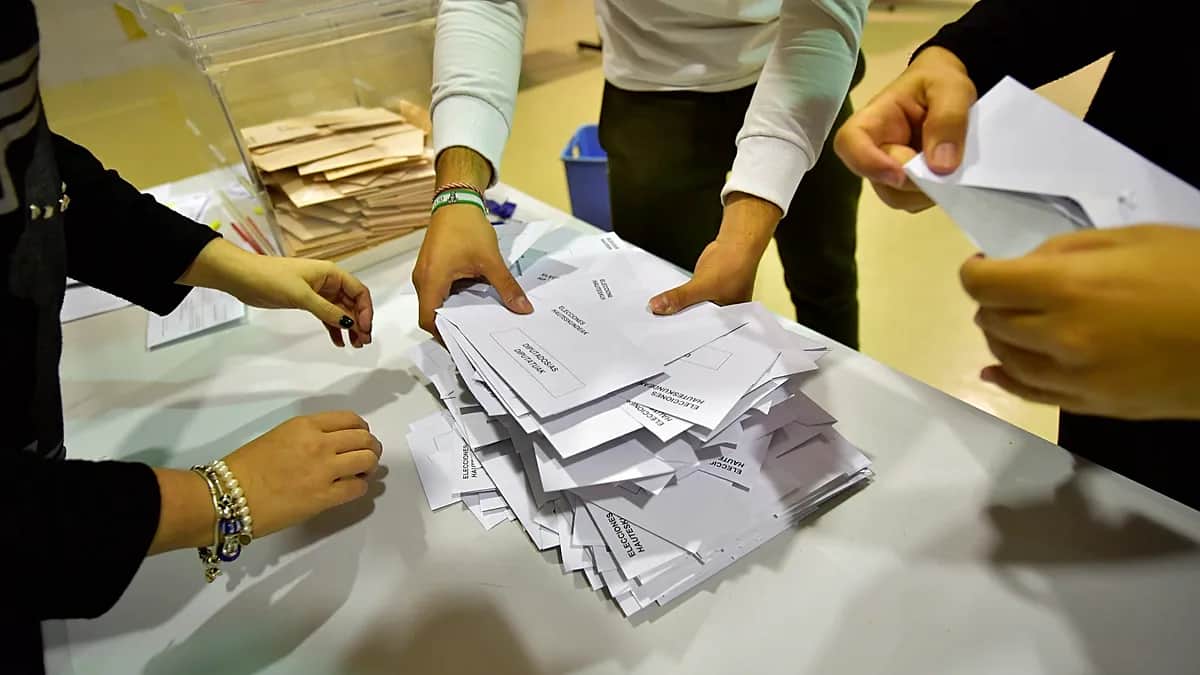 El Supremo suspende el voto de los extranjeros nacionalizados en España por la 'ley de nietos'