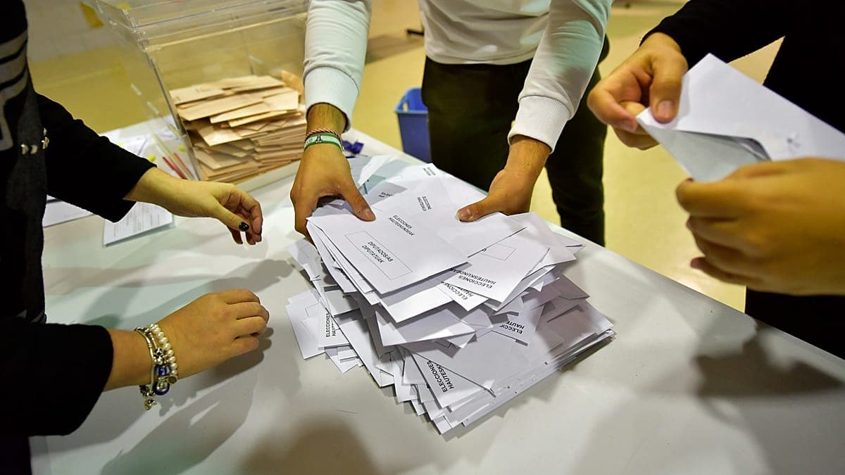 El Supremo suspende el voto de los extranjeros nacionalizados en España por la 'ley de nietos'