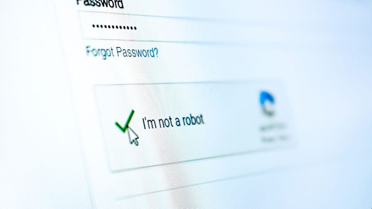 Piratas informáticos rusos podrían usar CAPTCHA falsa para atacar sistemas del Gobierno ucraniano