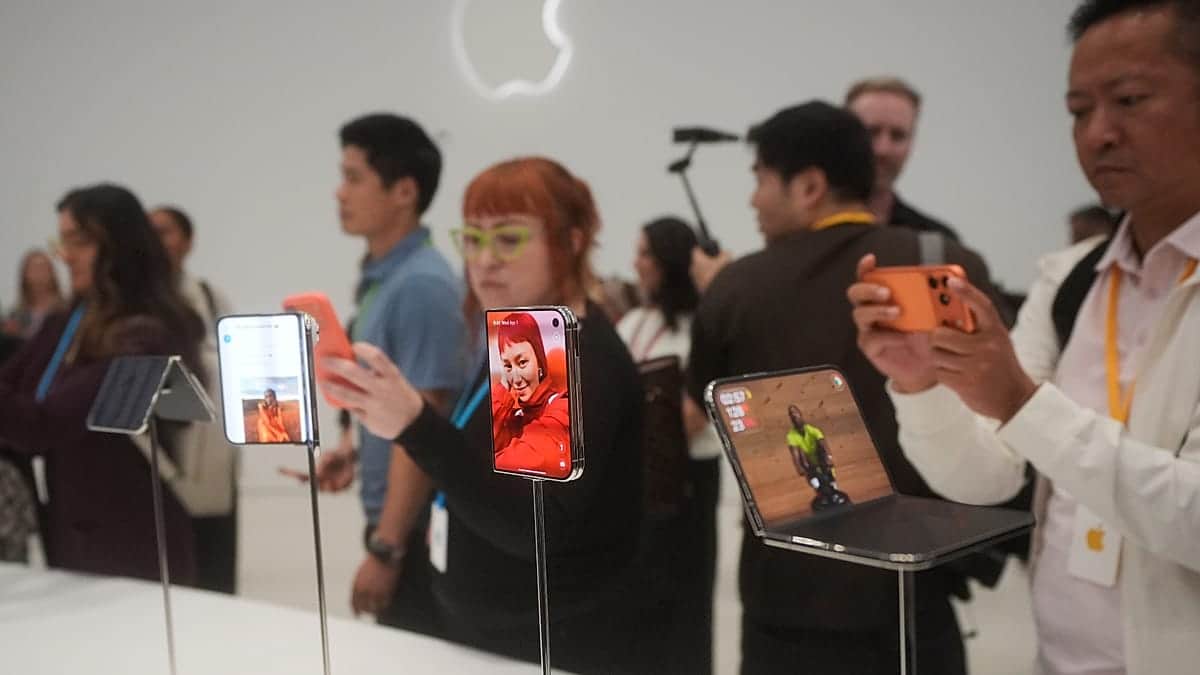 El nuevo CEO de Apple presenta los nuevos iPhone y el primer plegable Duo