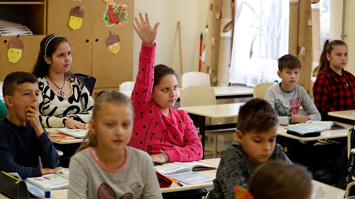 La UE reduce el ratio a 13,3 alumnos por docente en primaria y España destaca en el uso de la concertada