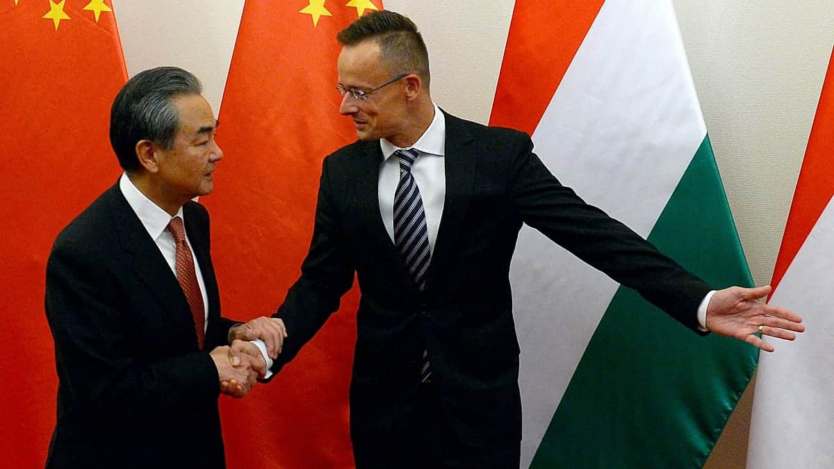 La diplomacia húngara del ministro Szijjártó, marcada por designaciones y conexiones políticas