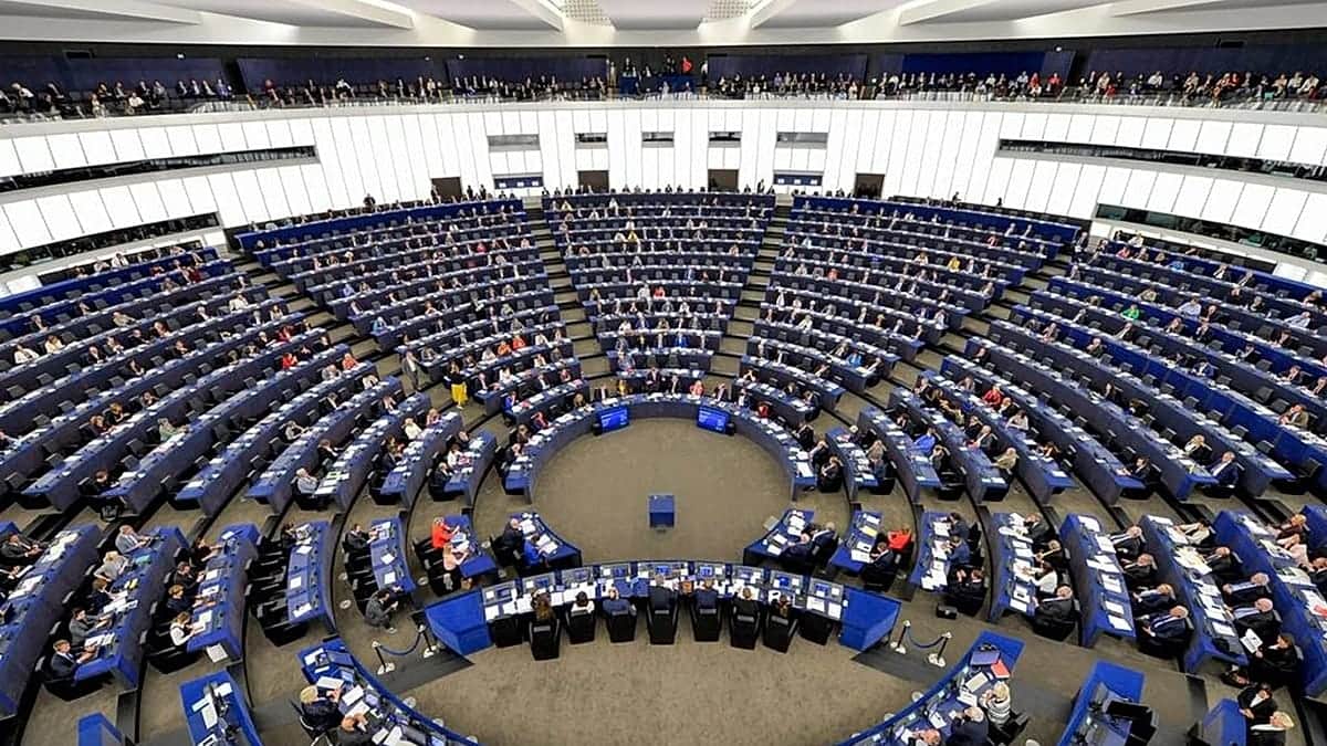 Eurodiputados piden usar los activos rusos congelados para apoyar a Ucrania