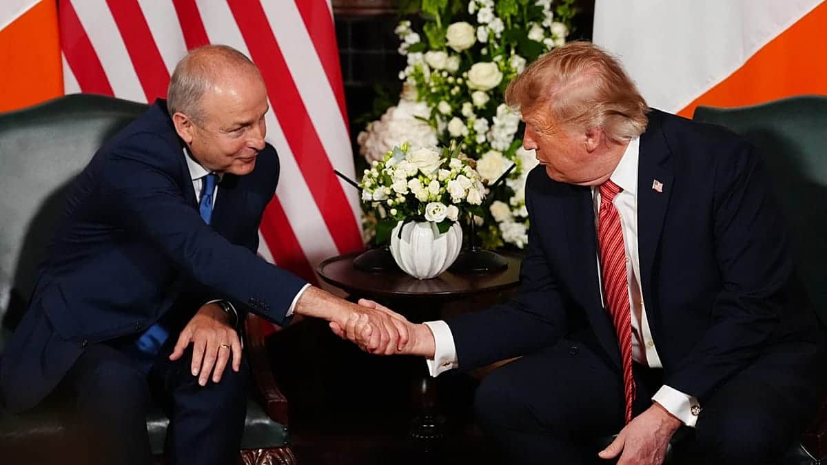 Trump dice que le gustaría ver Irlanda 'reunificada' en su visita oficial de 2 días con Martin
