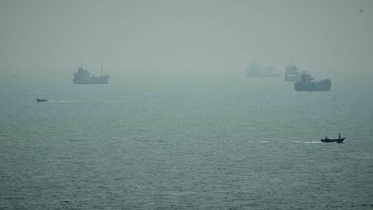 Una persona muerta tras ser alcanzado un barco en el estrecho de Ormuz