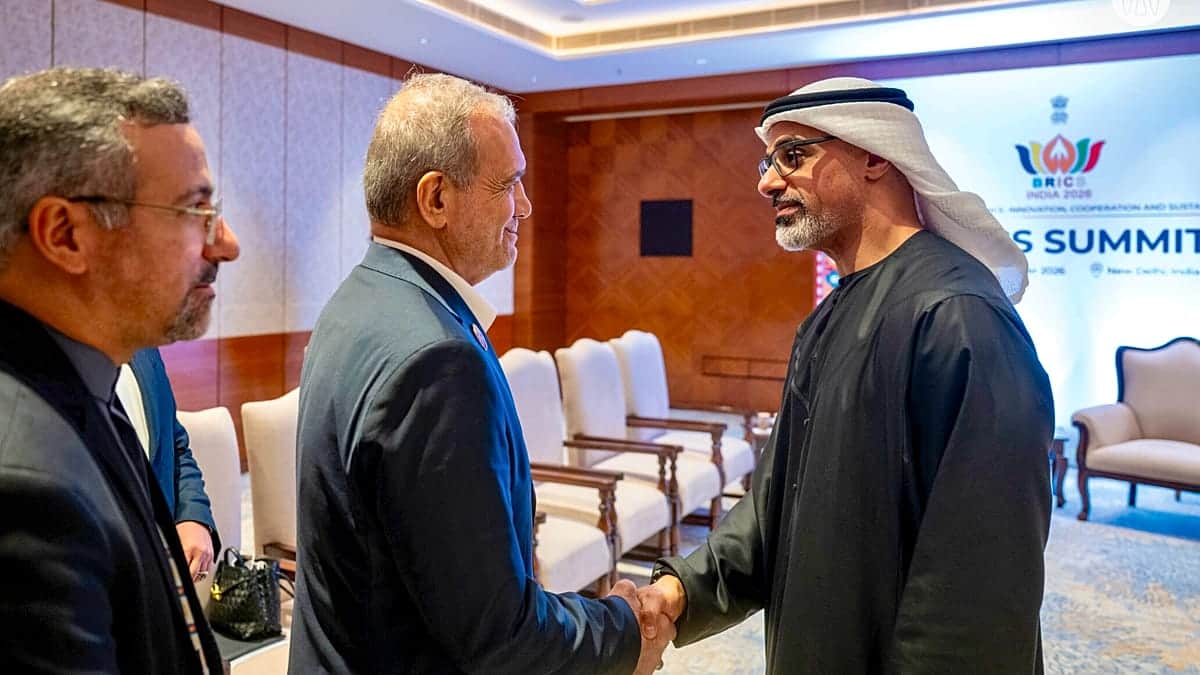 Los líderes de Emiratos e Irán se reúnen en la cumbre de BRICS por primera vez desde la guerra
