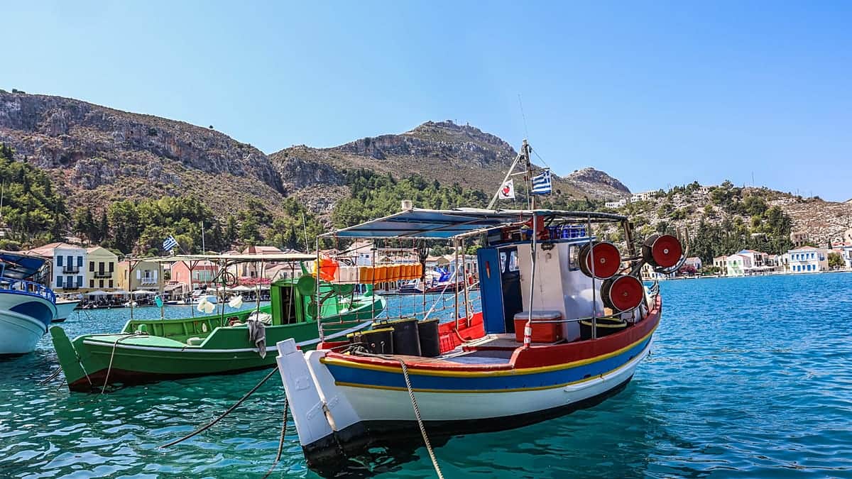 Mitsotakis anuncia incentivos económicos para la residencia permanente en la isla de Kastelórizo