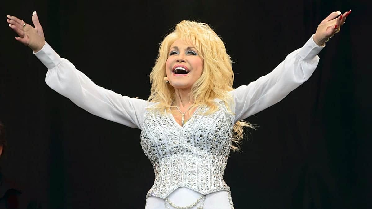 Aeropuerto Internacional Dolly Parton: voto unánime para renombrar el de Nashville