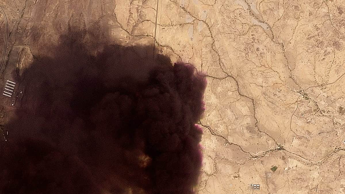El petróleo supera los 107 dólares, ataque en Ormuz y cierre saudí agitan los mercados