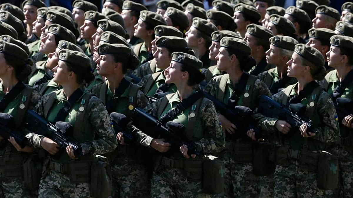 ¿Exige la UE a Ucrania movilizar a las mujeres para la guerra? Esto es lo que sabemos
