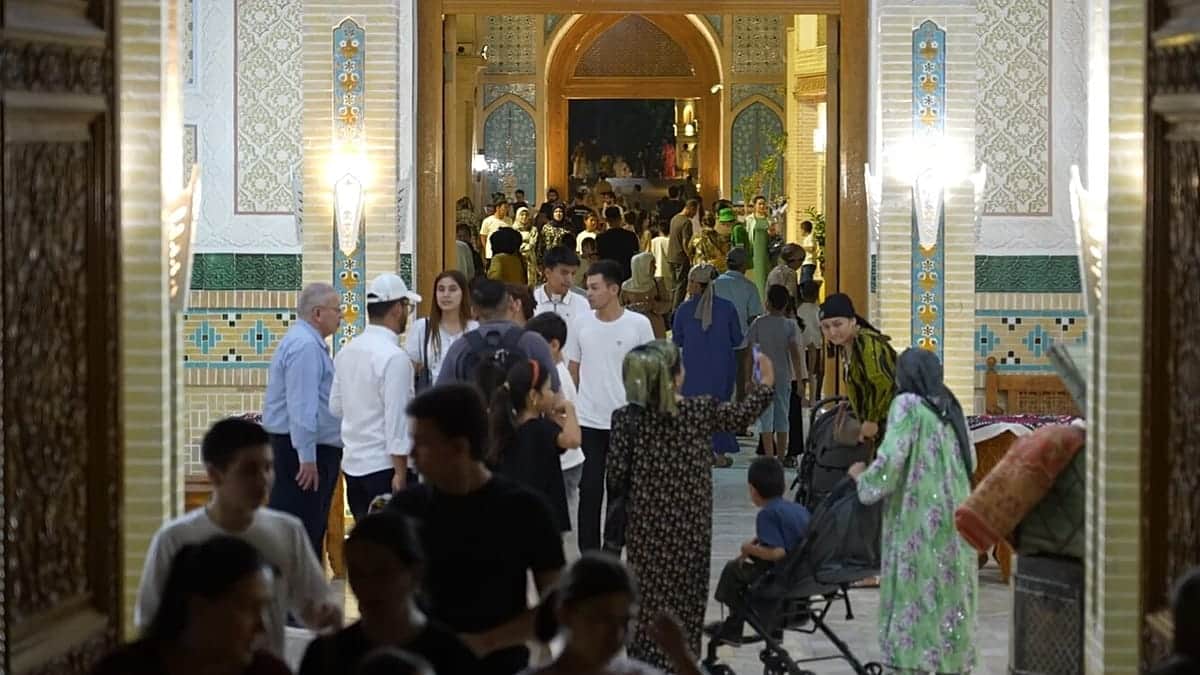 Más allá de la Ruta de la Seda, los turistas gastan más, se quedan más y exploran Uzbekistán
