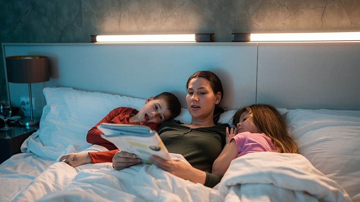 De los cuentos antes de dormir a los clubes de lectura, leer protege el cerebro de por vida