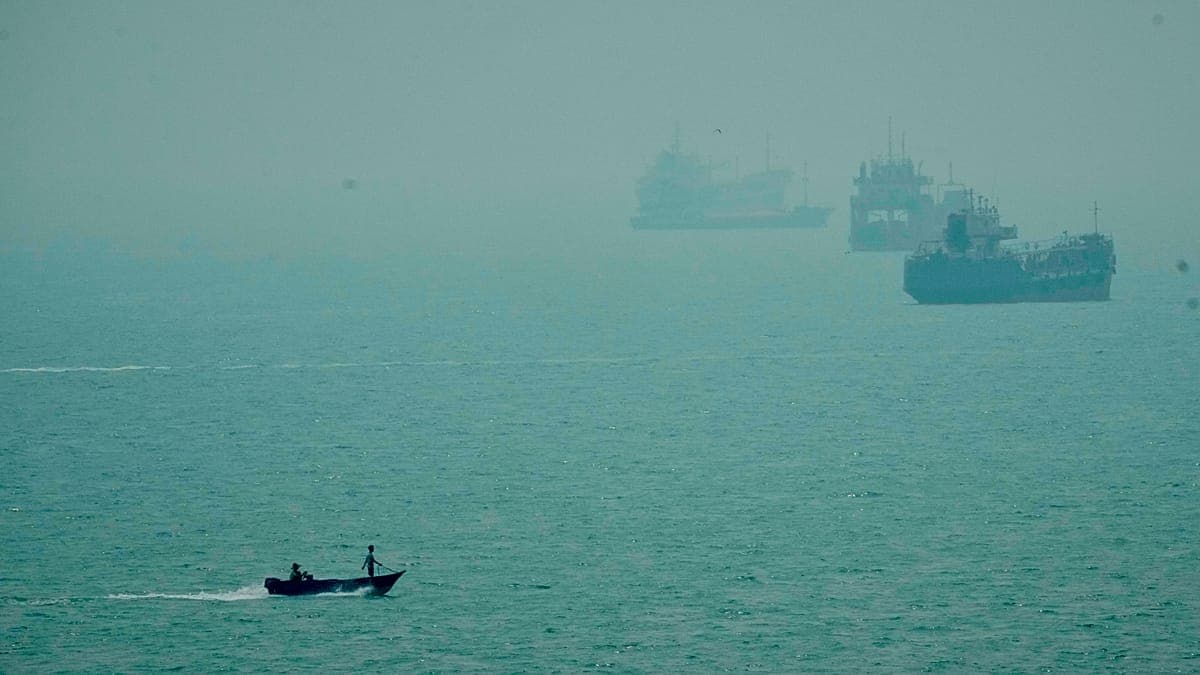Qatar advierte de un impacto "catastrófico" si los hutíes bloquean Bab el Mandeb tras el cierre de Ormuz