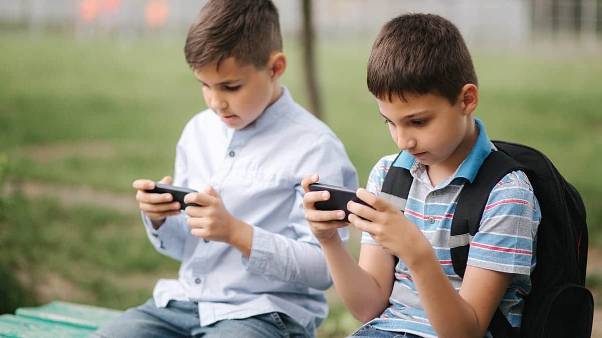 ¿Puede la UE proteger a los menores de los riesgos de las redes sociales?