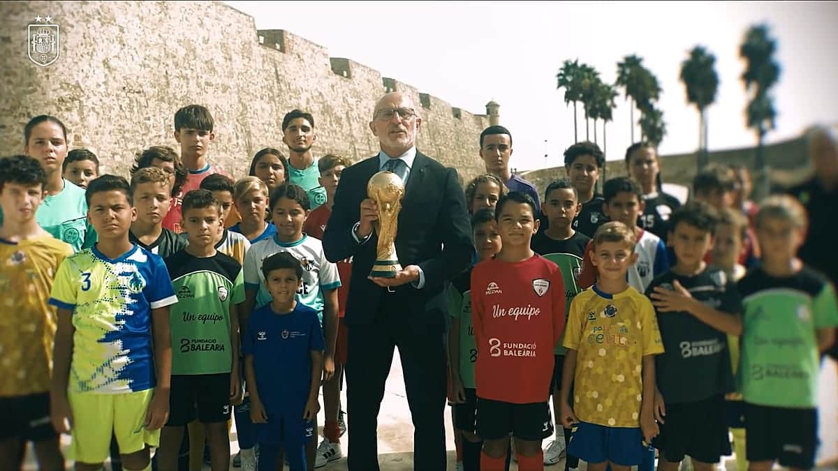 VÍDEO: La convocatoria de España se presenta desde Ceuta, con Florentino de visita
