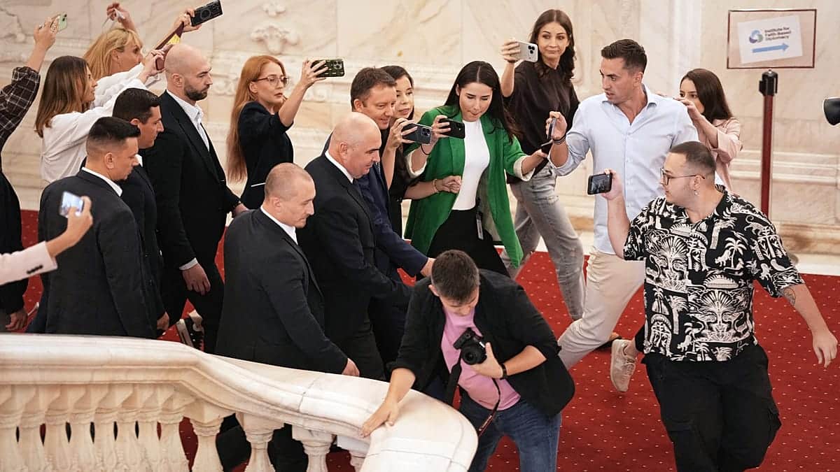 Tres partidos intentan formar un nuevo Gobierno tras las elecciones en Rumanía