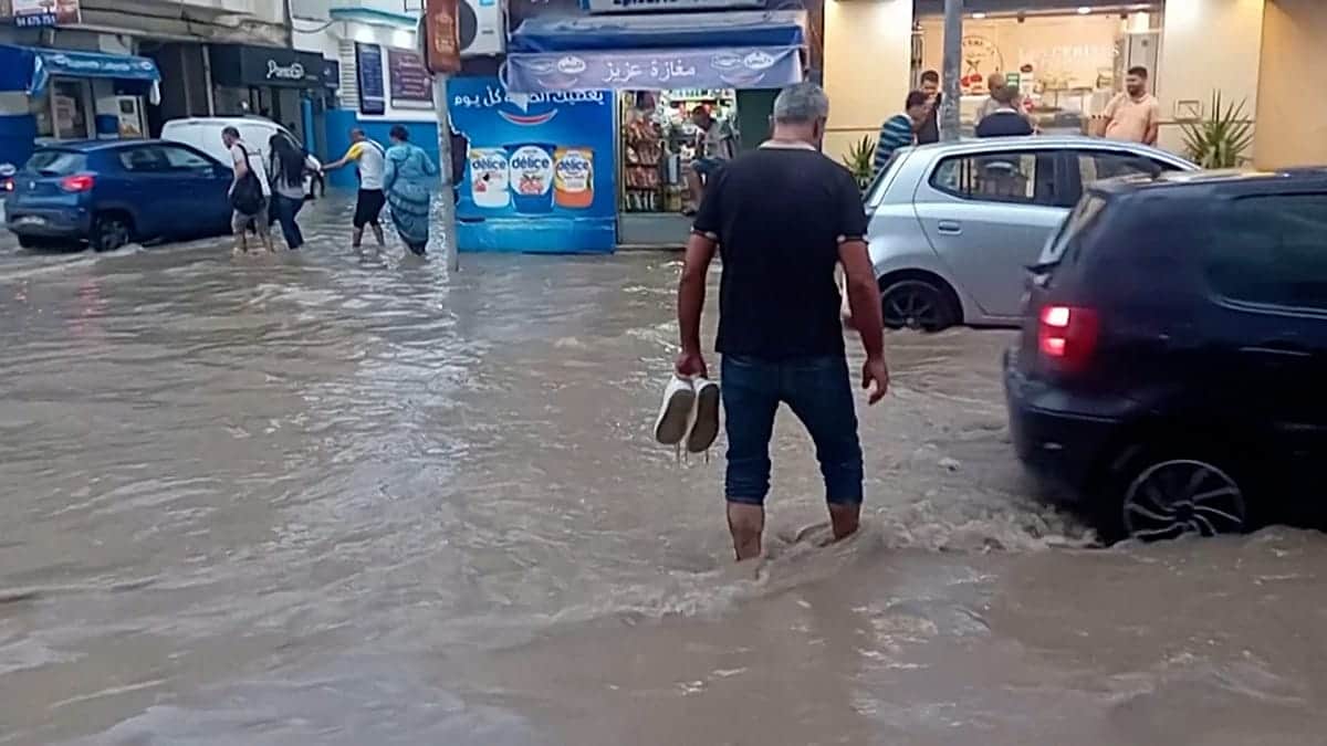 Lluvias torrenciales e inundaciones golpean Túnez y obligan a cerrar escuelas