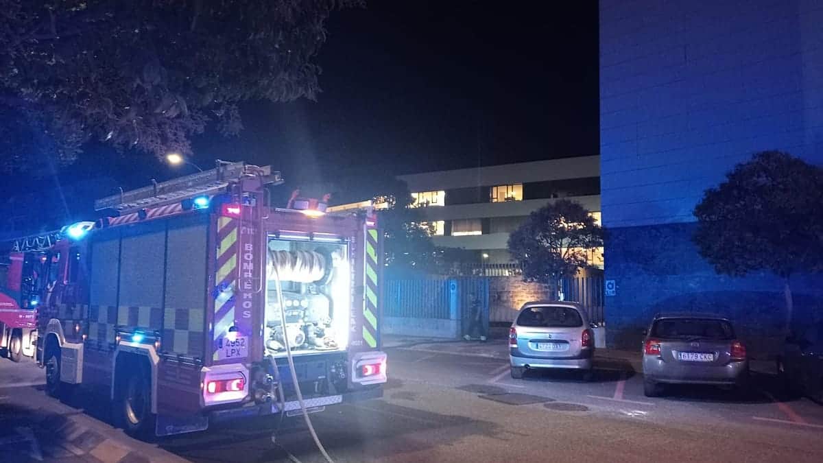 El fuego en la residencia de una clínica psiquiátrica en España se cobra una vida y 18 heridos