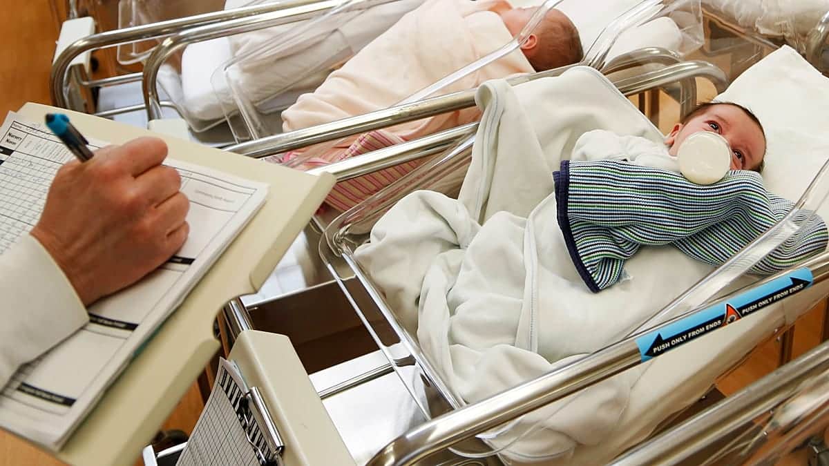 Grecia registra 43.339 nacimientos hasta agosto y modera la caída de los últimos años