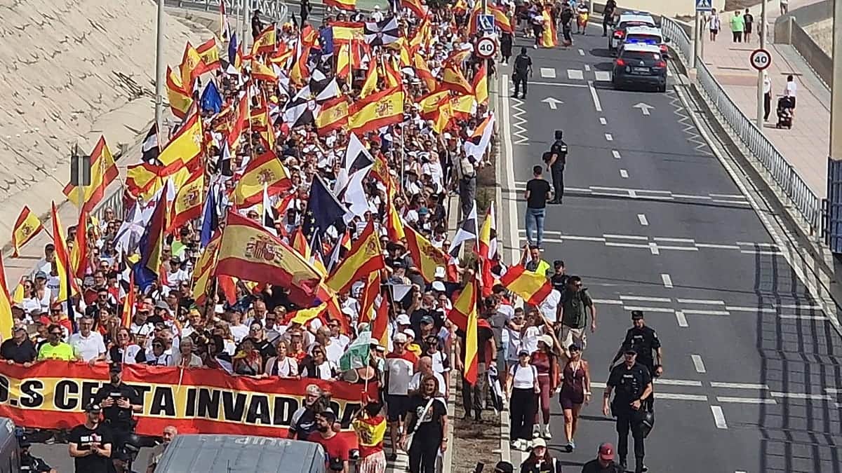 Manifestación en Ceuta: más de 1.000 personas exigen soluciones ante la crisis migratoria