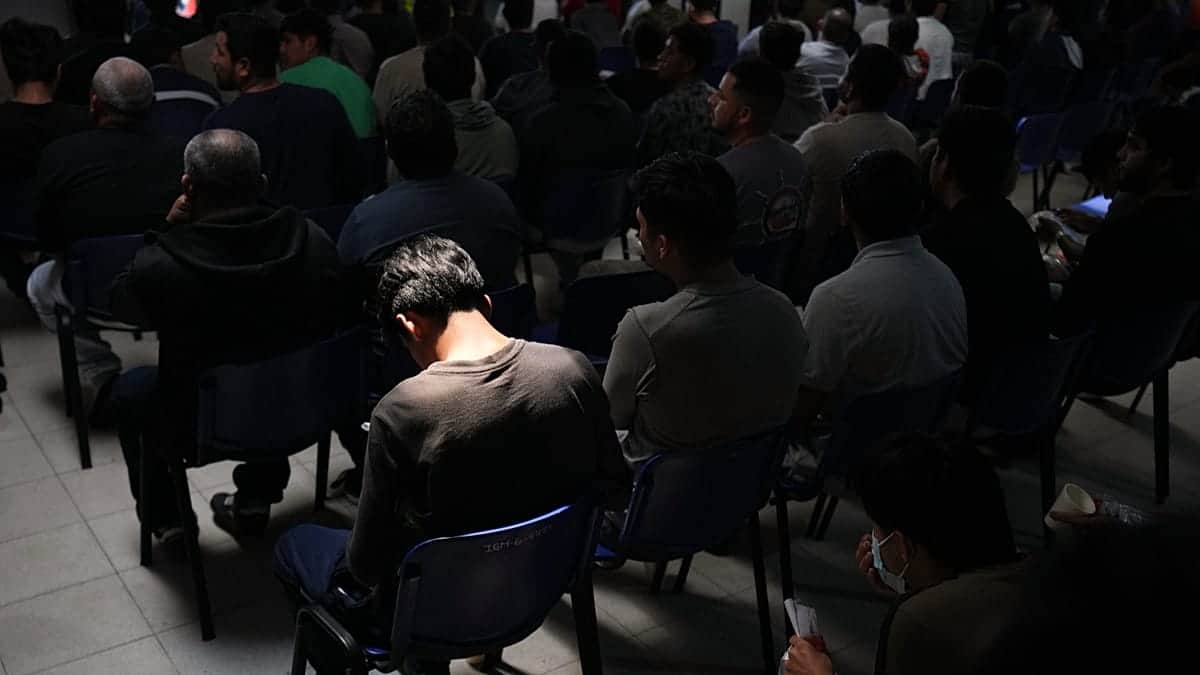 EE.UU. se vale de acuerdos secretos para deportar a 25.000 inmigrantes a terceros países