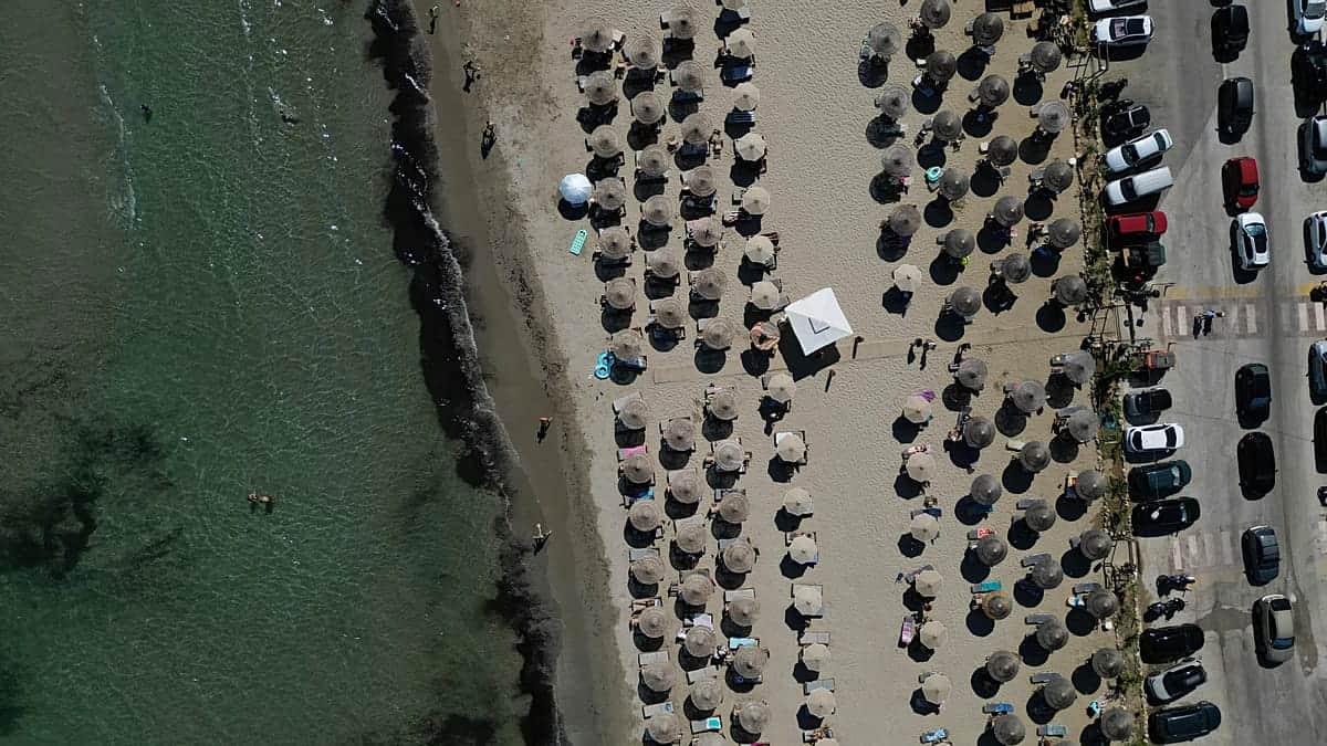 Muere un hombre de 82 años tras pelearse por una tumbona en una playa en Grecia