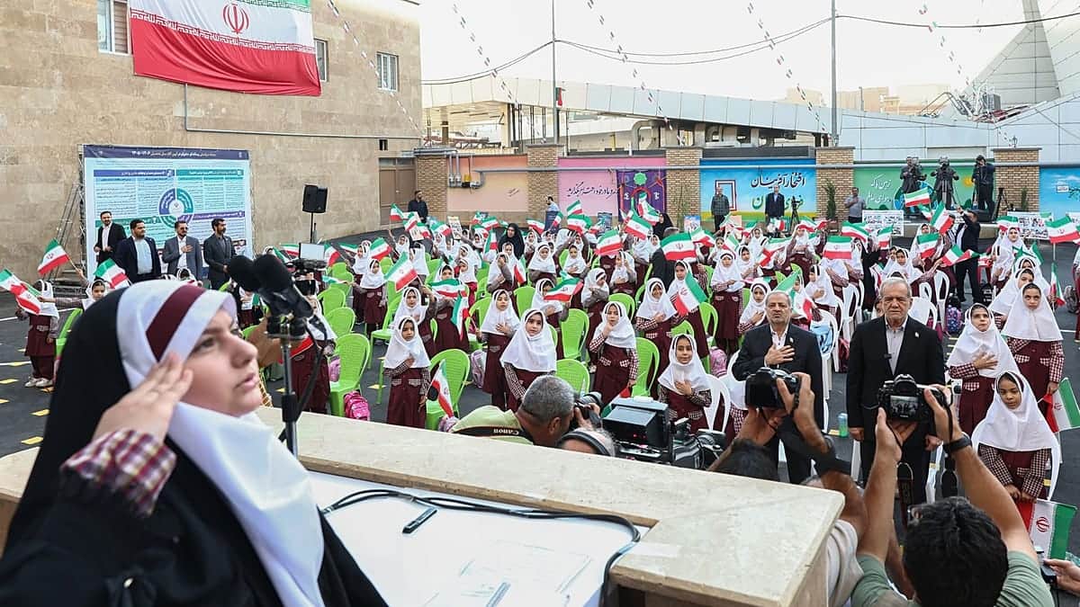 Exclusiva, el curso escolar arranca en Irán, se triplican las tasas y cae la matrícula