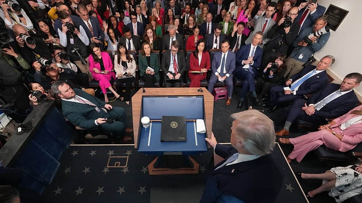 'CNN', 'MS NOW' y 'Politico' demandan a la Administración Trump por bloquear su acceso a la Casa Blanca