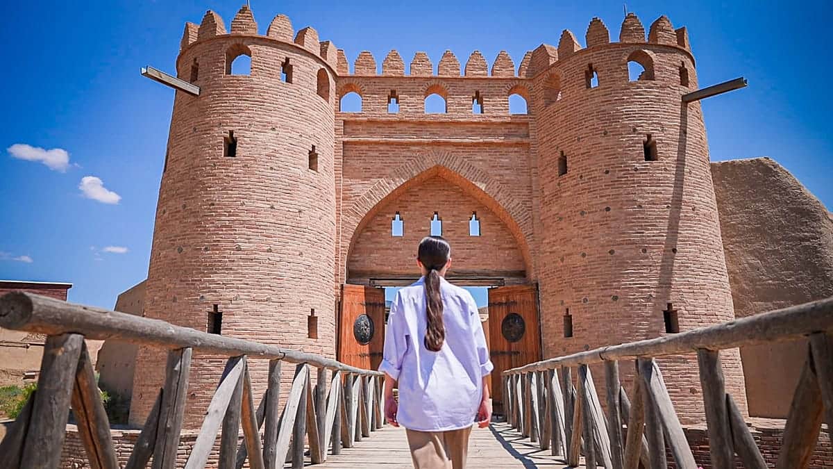 Desde los picos de Tian Shan a las ciudades de la Ruta de la Seda: un viaje por la región de Turquestán
