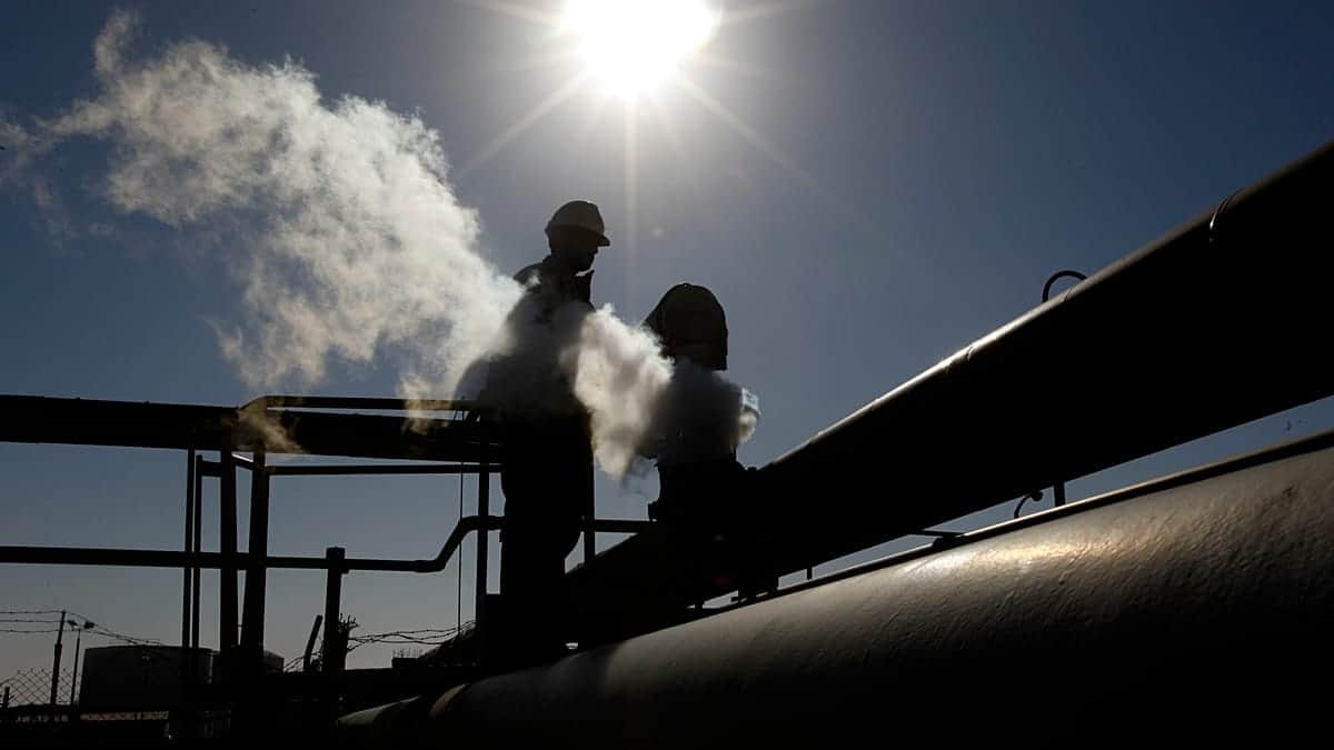 Un grupo armado cierra el oleoducto del mayor yacimiento de Libia y amenaza las exportaciones