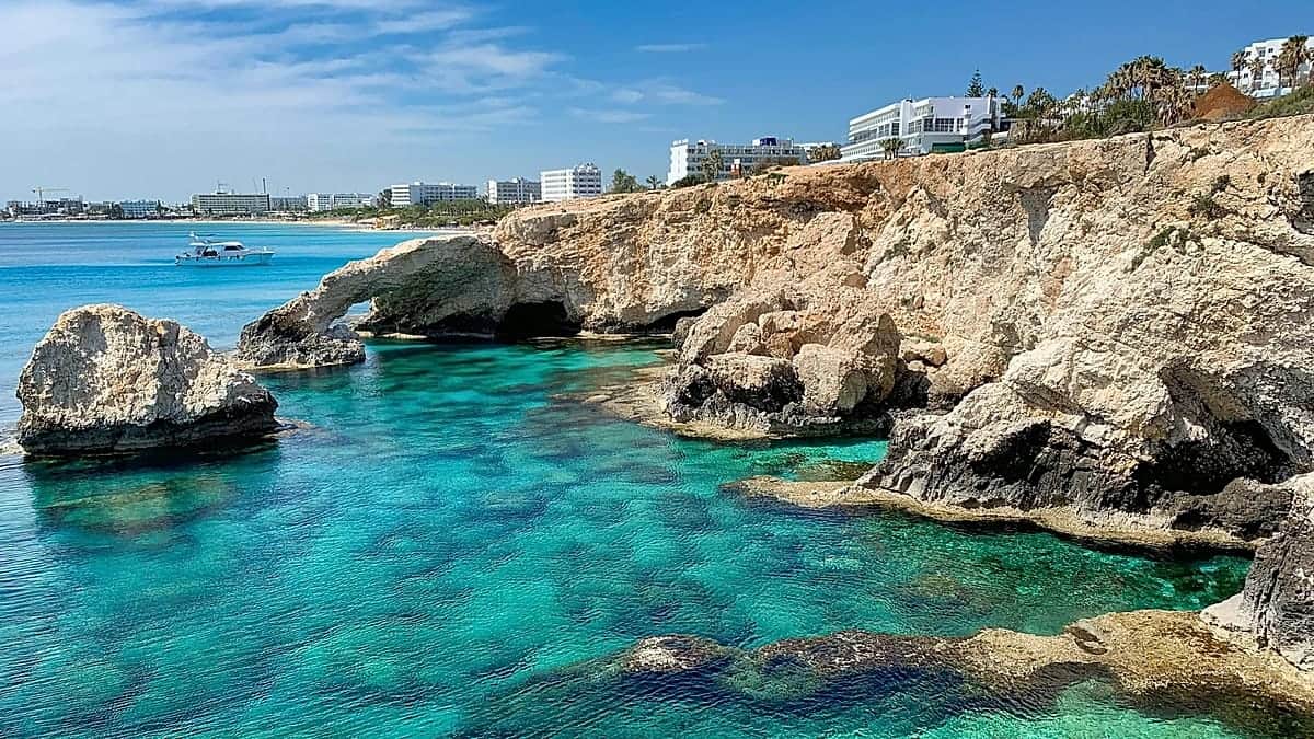 De Chipre a Canarias, adónde viajar para unas vacaciones de otoño cálidas en Europa