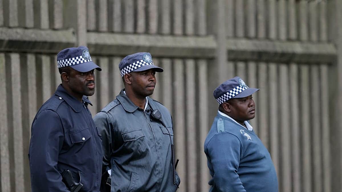Al menos 11 personas mueren en Sudáfrica tras unos disparos en una vivienda de Durban