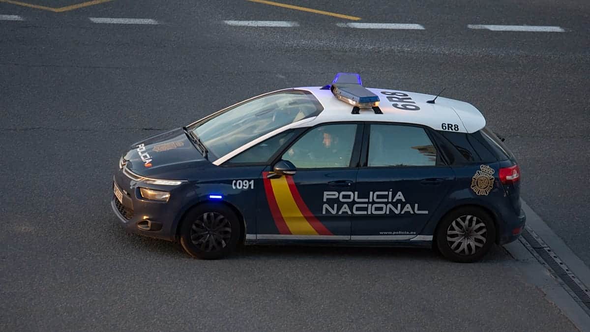 El desahucio de Maricarmen se consuma tras 70 años en su casa de Retiro