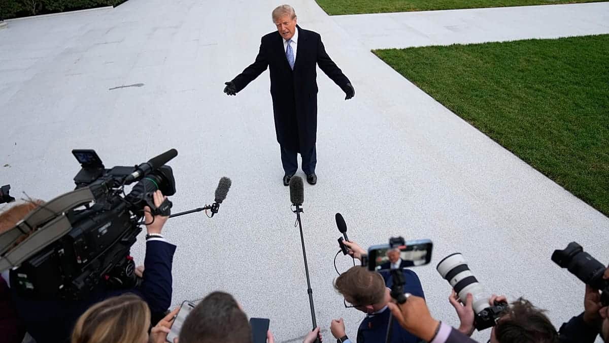 Un juez ordena reinstaurar el acceso a la Casa Blanca a 'CNN', 'MS Now' y 'Politico' tras el veto de Trump